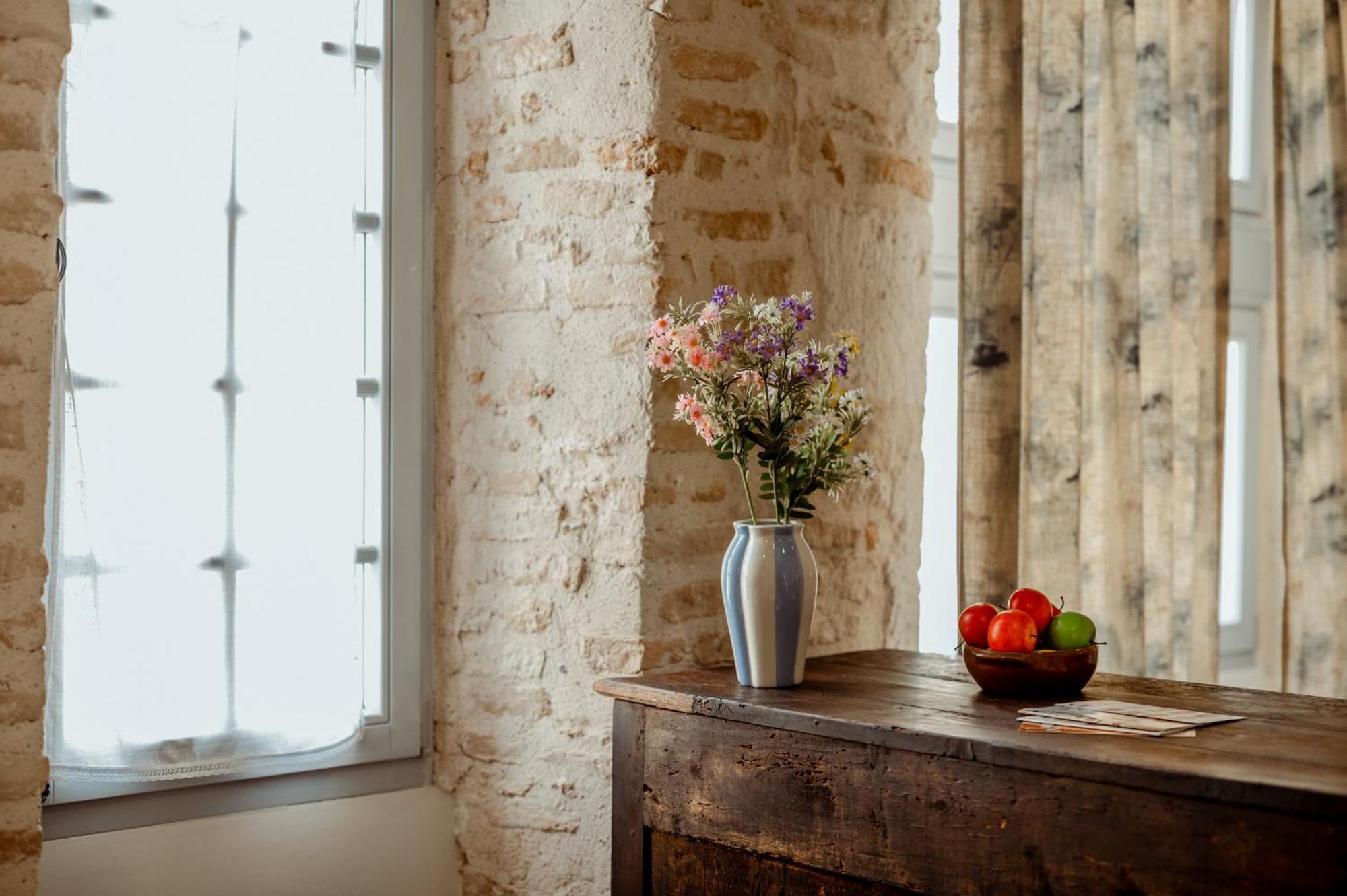 La Chambre Bleue Lauzerte Εξωτερικό φωτογραφία