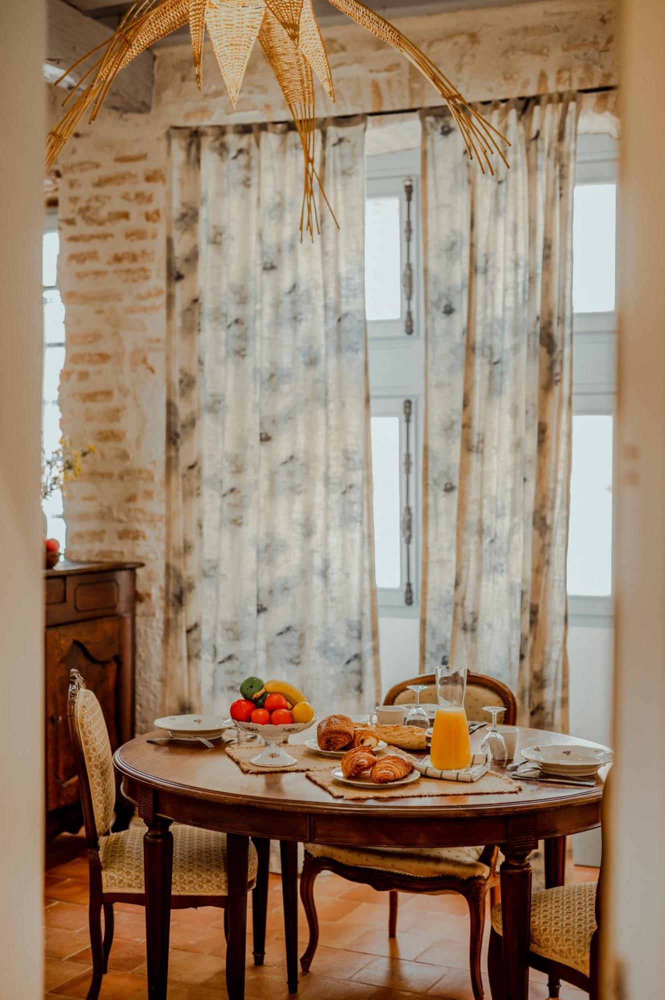 La Chambre Bleue Lauzerte Εξωτερικό φωτογραφία